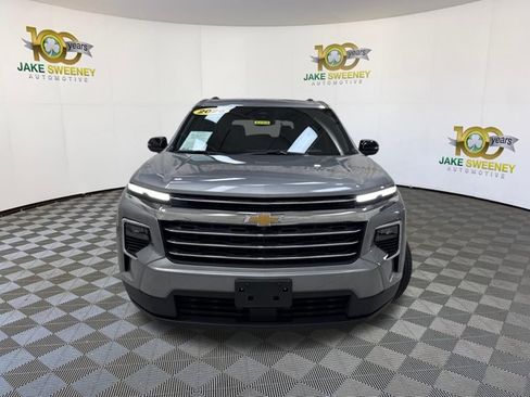 Used 2026 Chevrolet Traverse LT AWD/4WD image 3