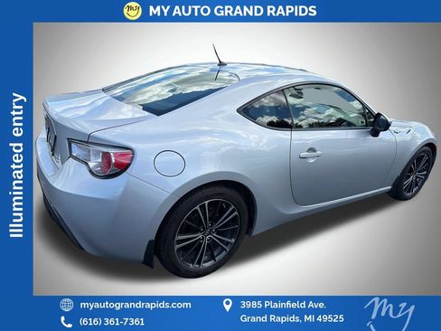 Used 2013 Scion FR-S RWD image 7