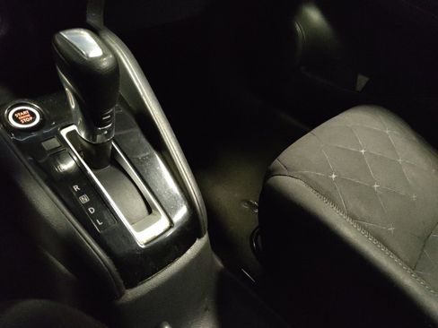 Used 2020 Nissan Kicks S image 26