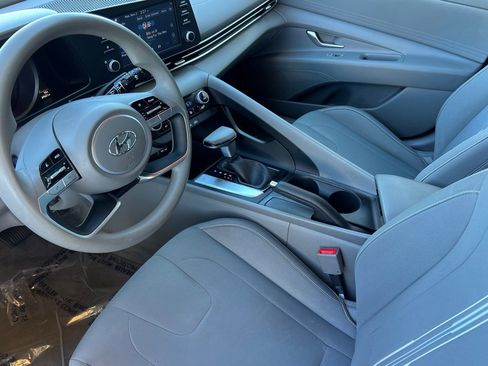 Used 2023 Hyundai Elantra SEL w/ Cargo Package image 11