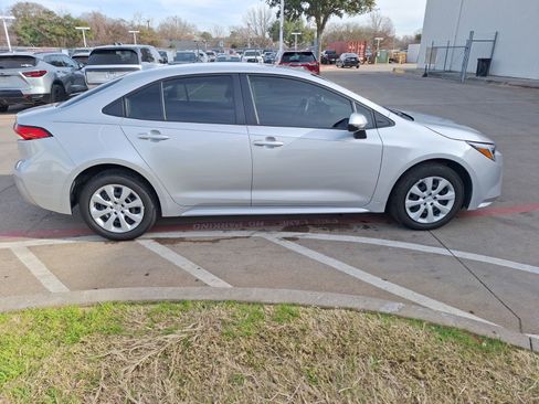 Used 2023 Toyota Corolla LE image 7