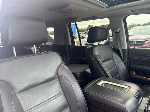 Used 2017 GMC Yukon XL Denali w/ Open Road Package AWD/4WD image 29