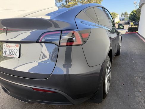 Used 2023 Tesla Model Y Long Range AWD/4WD image 8