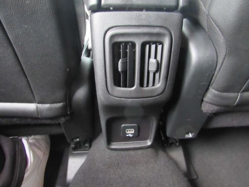 Used 2020 Jeep Compass Latitude FWD image 25