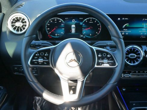 Used 2021 Mercedes-Benz GLA 250 4MATIC image 33