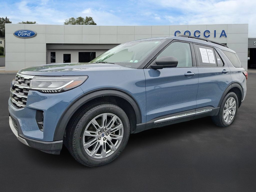 Certified 2025 Ford Explorer Active w/ Active Comfort Package AWD/4WD image 1