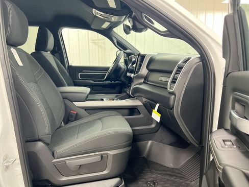 New 2026 RAM 2500 Big Horn AWD/4WD image 22