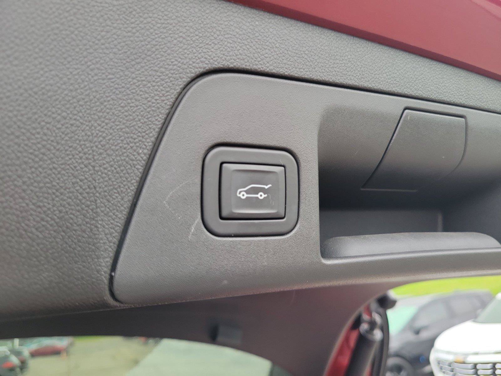 Used 2023 Buick Envision Essence w/ Technology Package I AWD/4WD image 8