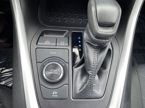 Certified 2024 Toyota RAV4 XLE image 31