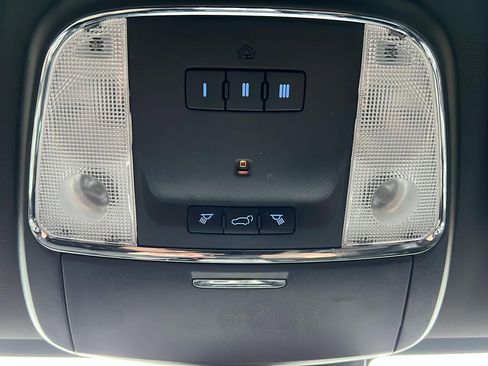 Used 2018 Jeep Grand Cherokee Altitude image 23