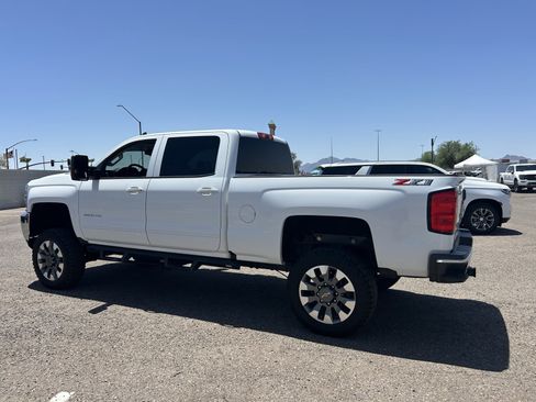 Used 2019 Chevrolet Silverado 2500 LT AWD/4WD image 3