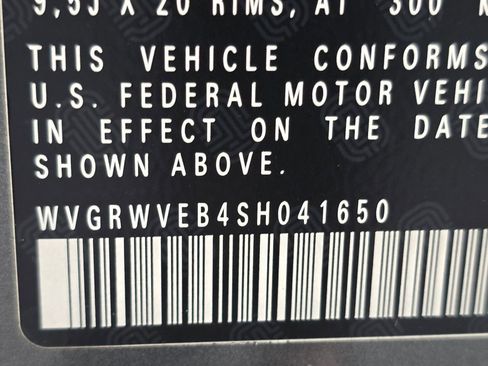 Used 2025 Volkswagen ID. Buzz Pro S Plus image 49