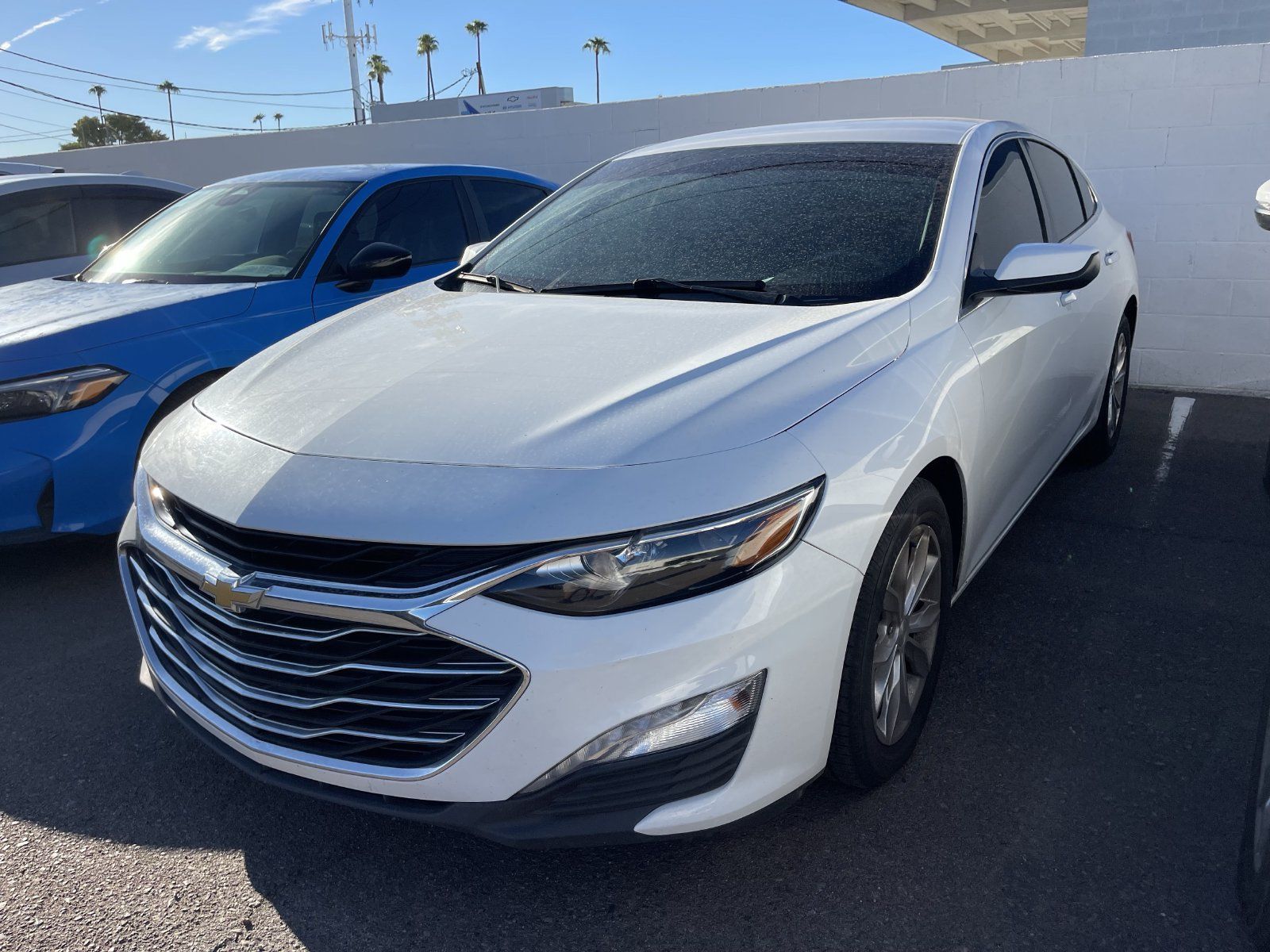 Used 2020 Chevrolet Malibu LT FWD image 2