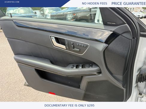 Used 2011 Mercedes-Benz E 550 4MATIC Sedan image 25