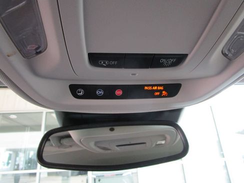 Used 2025 Buick Envision Preferred AWD/4WD image 39