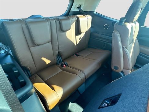 New 2025 Subaru Ascent Touring w/ Popular Package #2 image 28