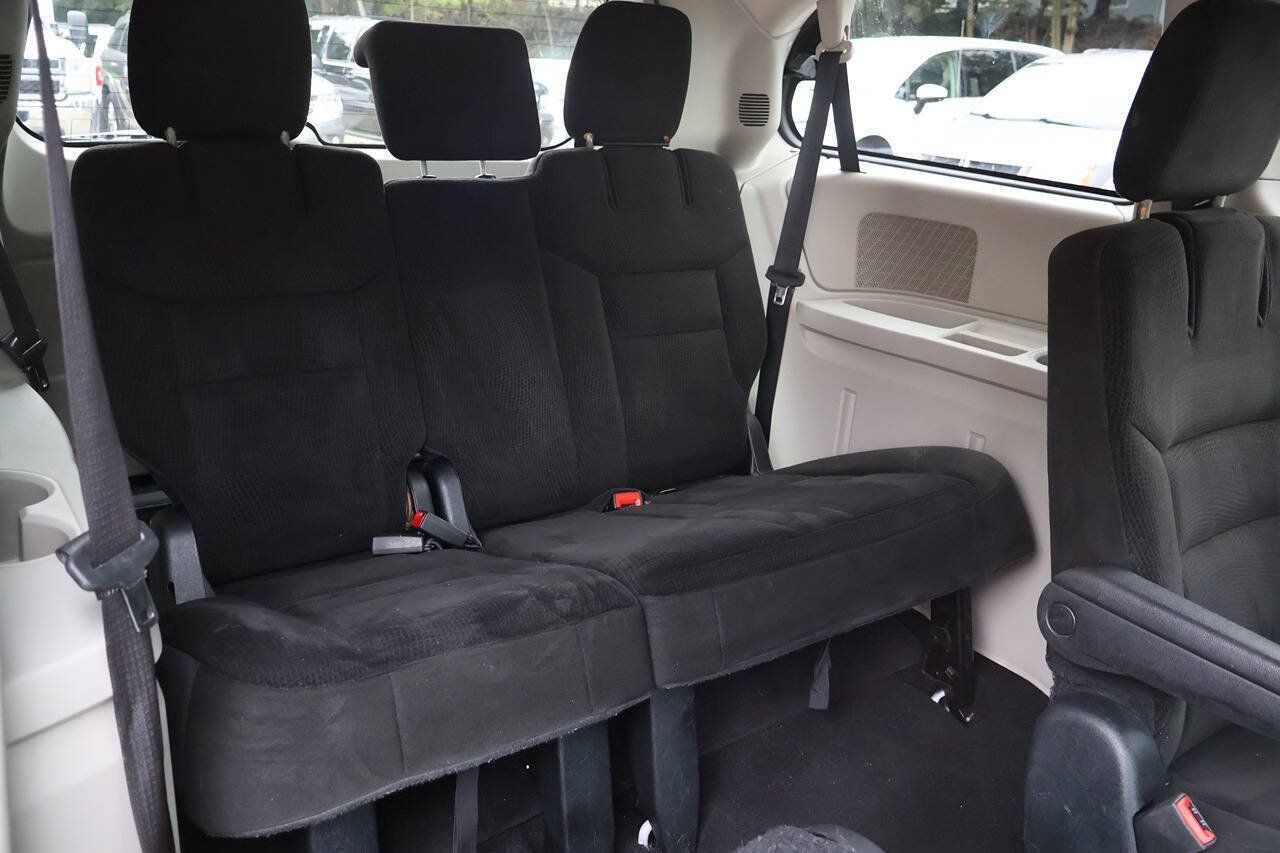 Used 2016 Dodge Grand Caravan SE w/ Quick Order Package 29E SE FWD image 24