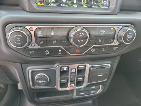 Used 2021 Jeep Wrangler Unlimited Sahara image 17