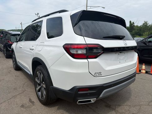 Used 2023 Honda Pilot Elite image 14