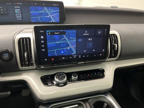 Used 2025 Ford Expedition Active image 20