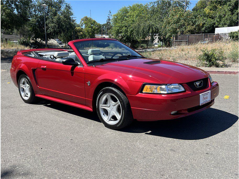 Used 1999 Ford Mustang GT RWD image 1