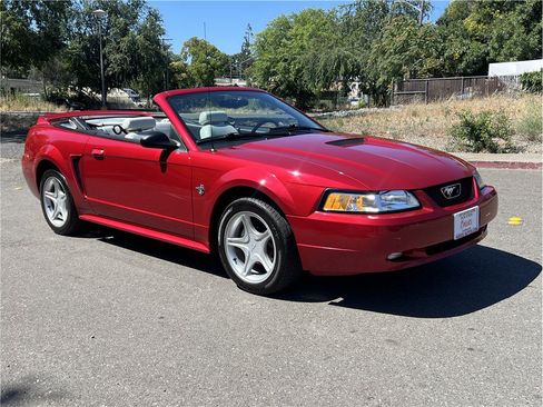 Used 1999 Ford Mustang GT RWD image 1