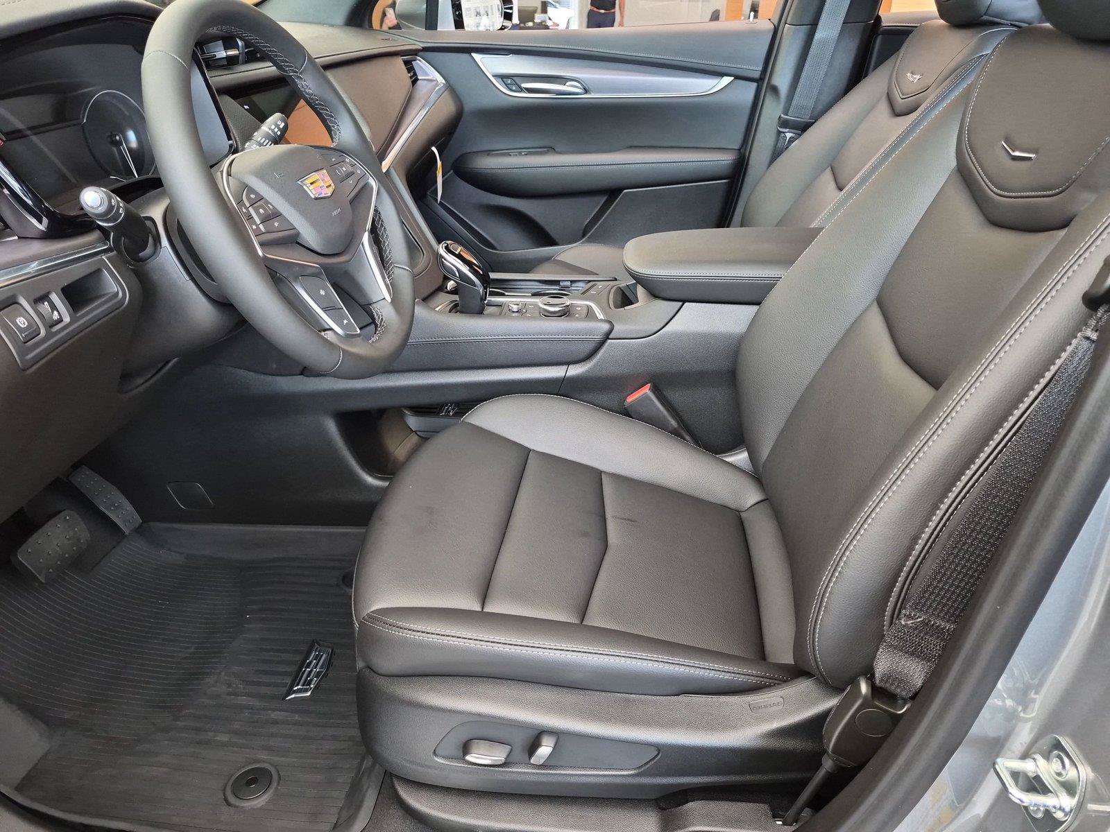 New 2026 Cadillac XT5 Luxury w/ LPO, Floor Liner Package FWD image 9