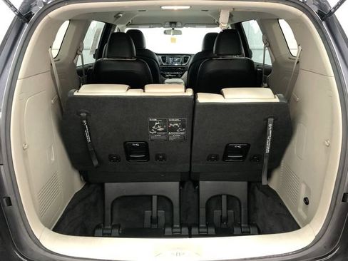 Used 2020 Kia Sedona EX FWD image 23
