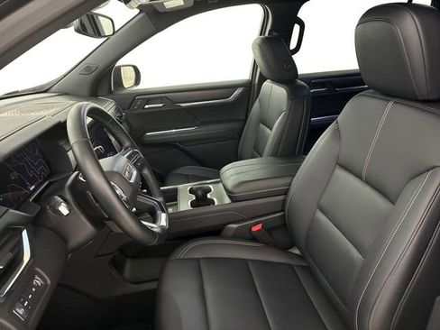 Used 2025 GMC Acadia Elevation w/ Elevation Premium Package image 12