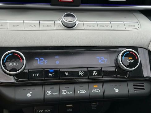 Used 2024 Hyundai Elantra Limited image 16