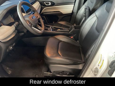 Used 2025 Jeep Compass Limited image 8