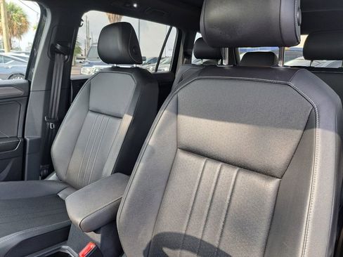 Used 2023 Volkswagen Tiguan SE R-Line image 18