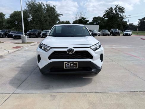 Used 2023 Toyota RAV4 LE FWD image 9