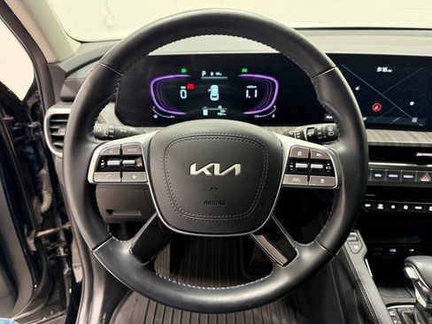 Used 2025 Kia Telluride EX image 22