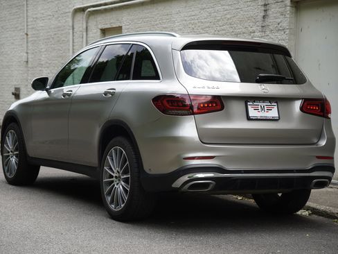 Used 2021 Mercedes-Benz GLC 300 w/ AMG Line image 5