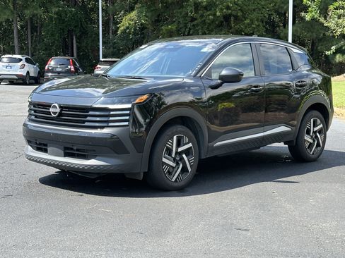 Used 2025 Nissan Kicks SV FWD image 5