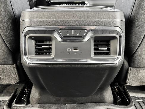 Used 2024 GMC Sierra 2500 Denali image 23