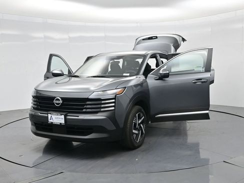 Used 2025 Nissan Kicks SV image 20