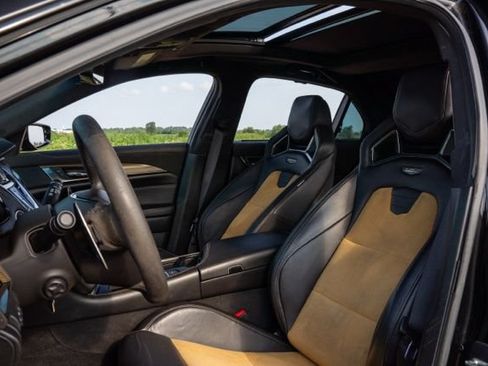 Used 2019 Cadillac CTS V w/ Luxury Package RWD image 13
