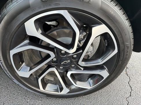 Used 2025 Chevrolet Trax RS w/ Sunroof Package image 31