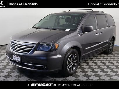 Used 2016 Chrysler Town & Country Touring w/ Driver Convenience Group