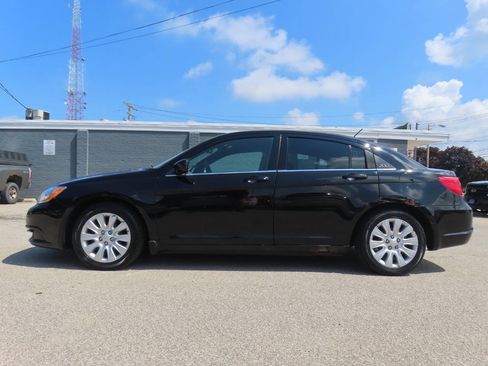 Used 2013 Chrysler 200 LX FWD image 8