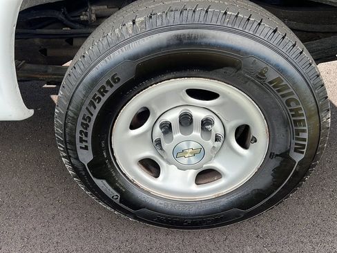 Used 2022 Chevrolet Express 2500 w/ Driver Convenience Package image 30