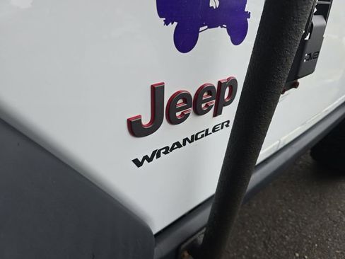 Used 2019 Jeep Wrangler Rubicon w/ Cold Weather Group image 28