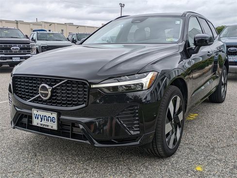 New 2025 Volvo XC60 T8 Plus w/ Protection Package Premier image 8