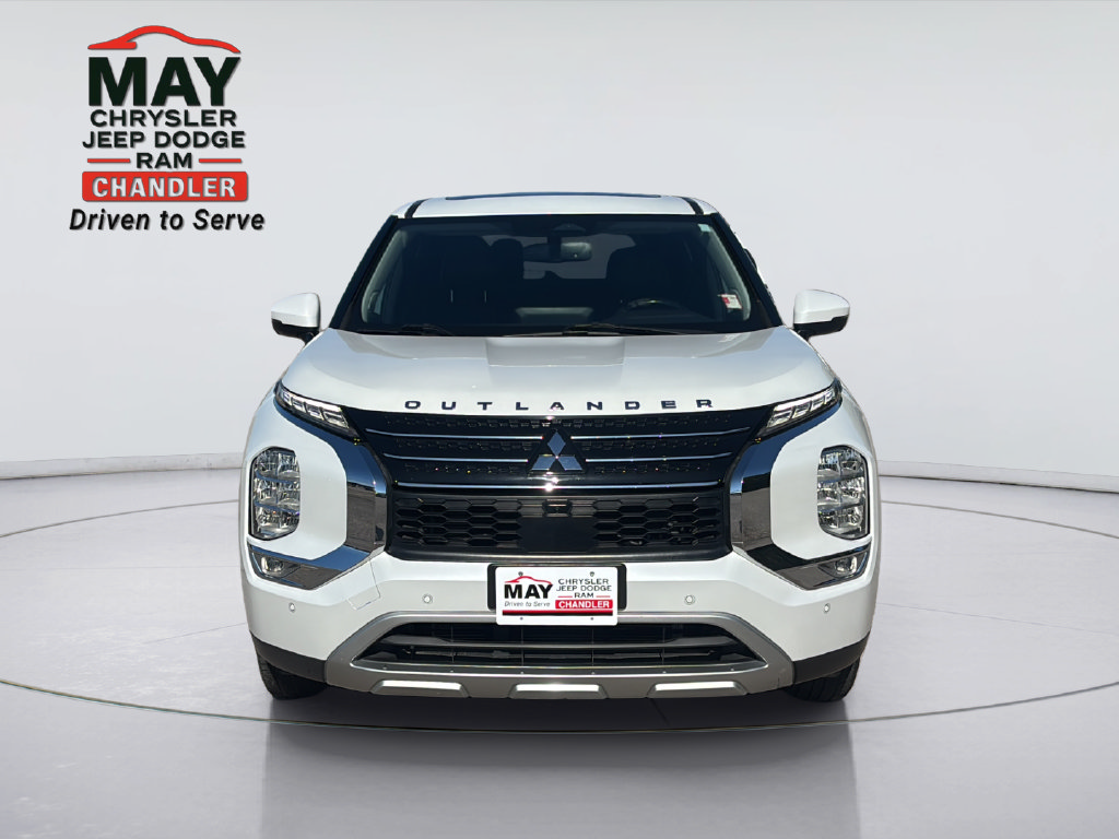Used 2023 Mitsubishi Outlander SE FWD image 2