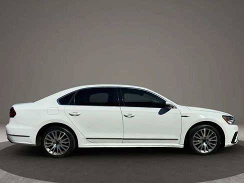 Used 2017 Volkswagen Passat 1.8T R-Line image 4
