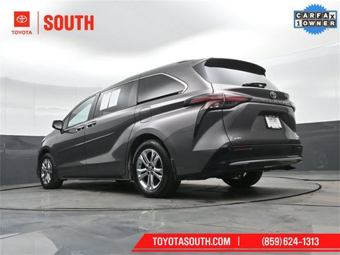 Used 2024 Toyota Sienna Platinum image 58
