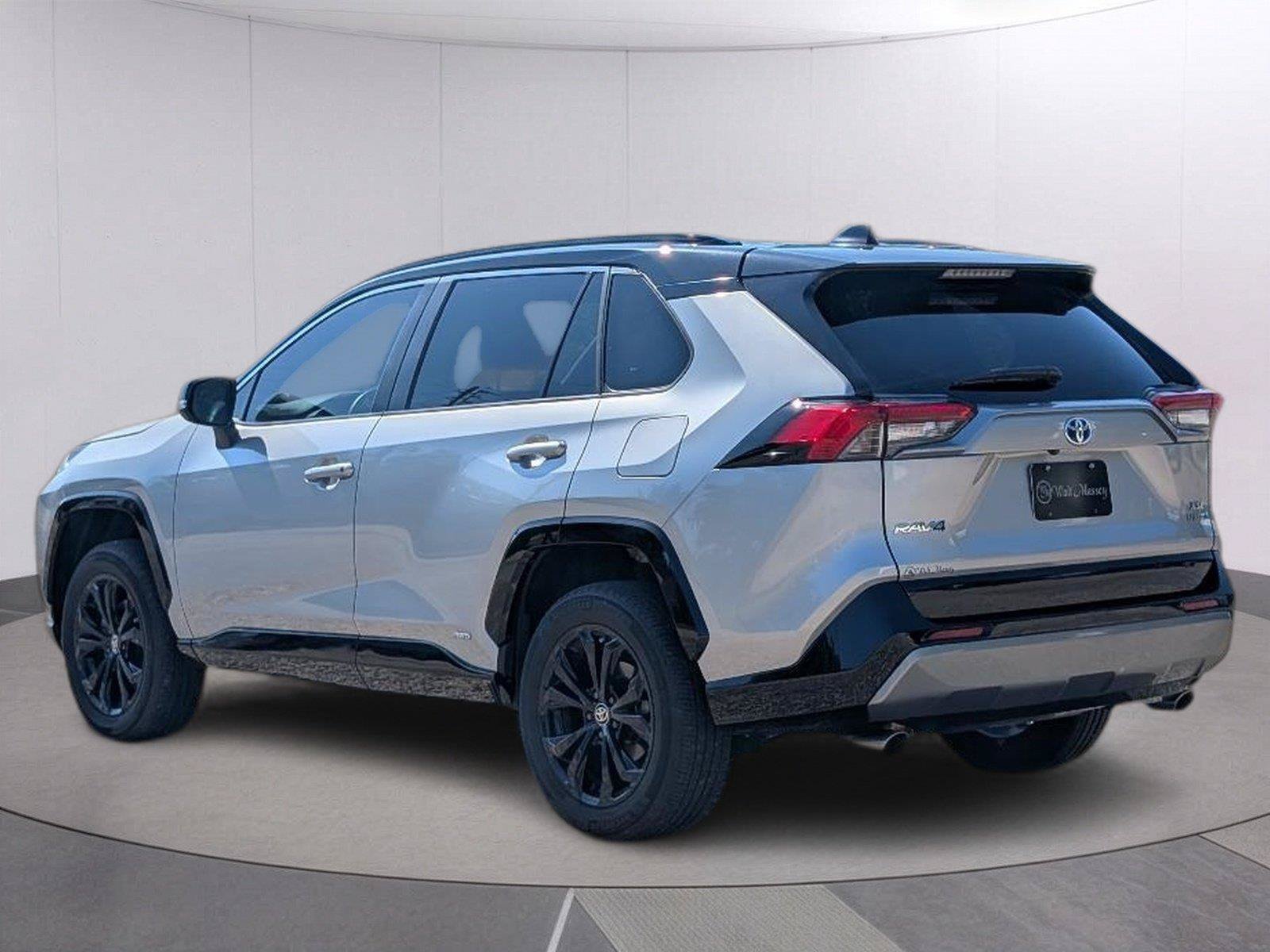 Used 2023 Toyota RAV4 XSE AWD/4WD image 3