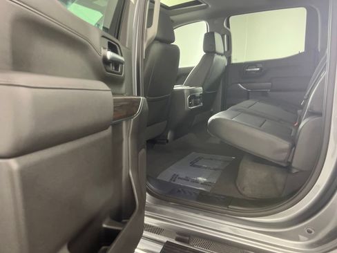 Used 2022 GMC Sierra 1500 SLT w/ SLT Premium Plus Package AWD/4WD image 18